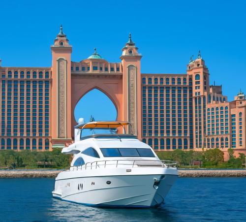 yacht 1